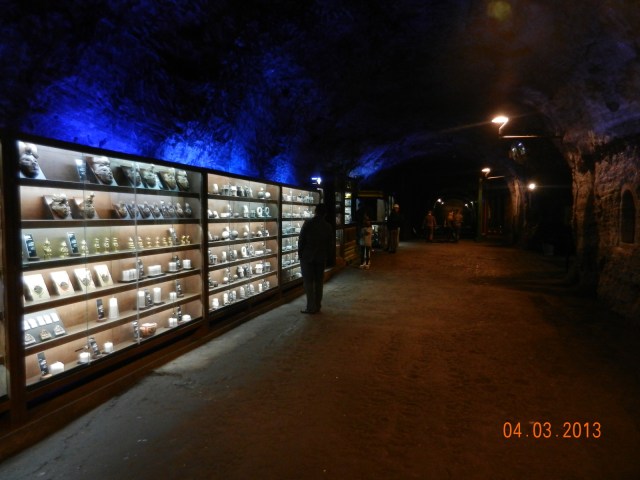 Des boutiques dans les galeries. Suréaliste !