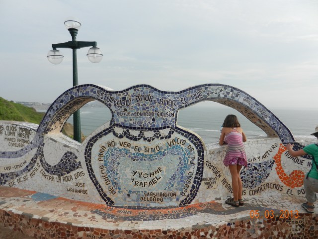 Image du ''parque de l'amor'' près de la mer