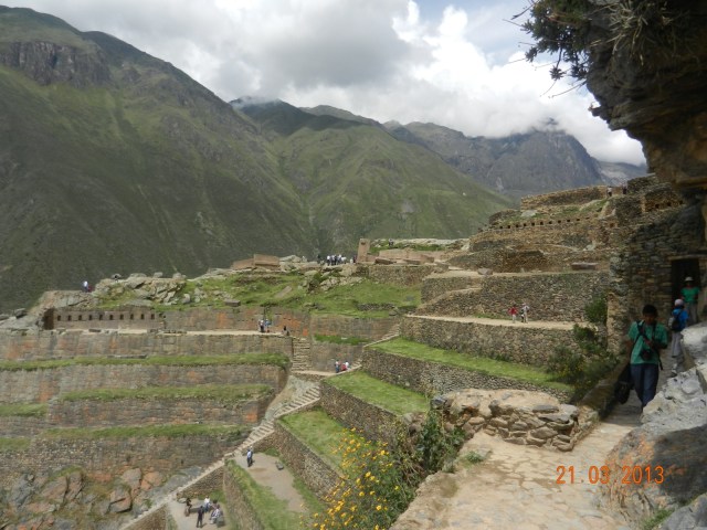 Fortification Incas gigantesques d'Ollaytambo à mi-chemin entre le Machu Picchu et Cuzco