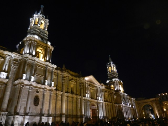 La cathédrale, la nuit.